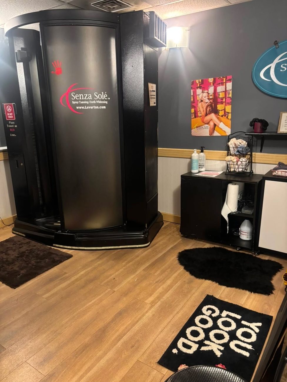 Senza Solé tanning booth